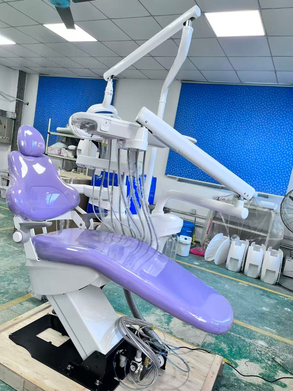 Luxury Full Option Dental Chair Unit with LED Operating Light and Delivery System